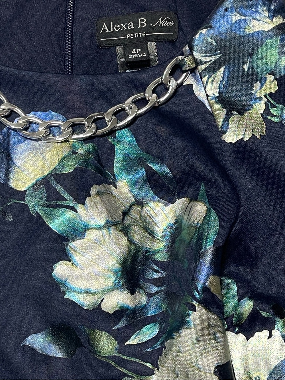Alexa B Nites Navy Sleeveless Chain Neckline Floral Sheath Dress Size 4P - Picture 8 of 9